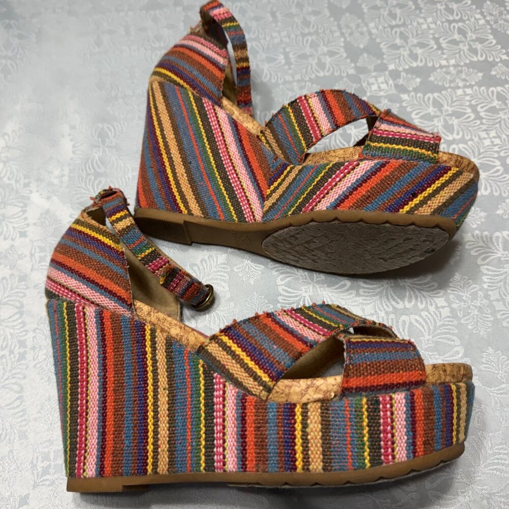 Rocket Dog Women's Clara Baja Multi color striped wedges shoes size 7